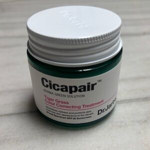 Cicapair Tiger Grass Color Corrector Full Sized